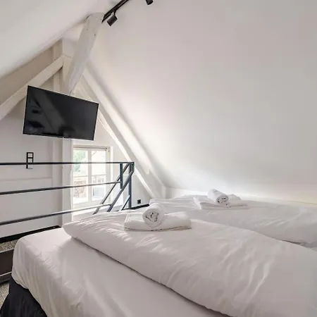 Noxi 90qm Carport Kueche Wifi Washer Kamin 度假居 *