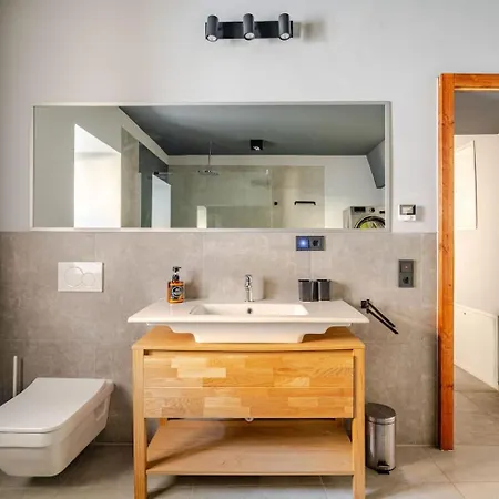 Noxi 90qm Carport Kueche Wifi Washer Kamin *